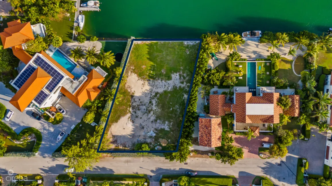 VISTA DEL MAR- EXECUTIVE CANAL ESTATE LOT