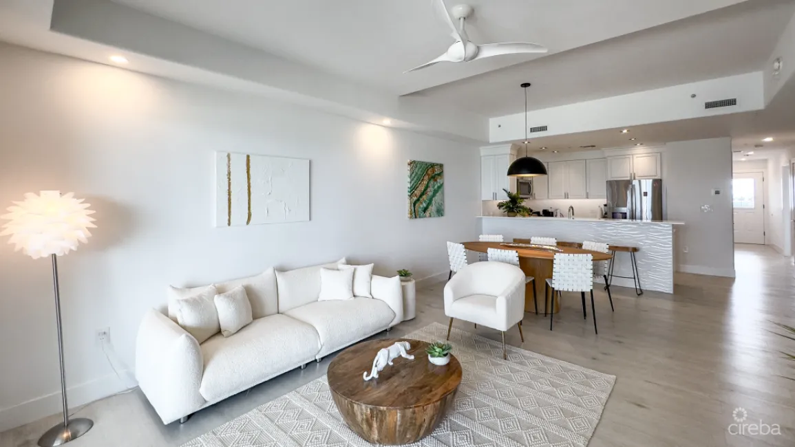 BEACH FRONT CONDO - 3 BED - SOUTH BAY BEACH CLUB