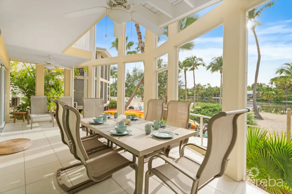 ISLAND HOUSE 15, RUM POINT BEACHFRONT TOWNHOME
