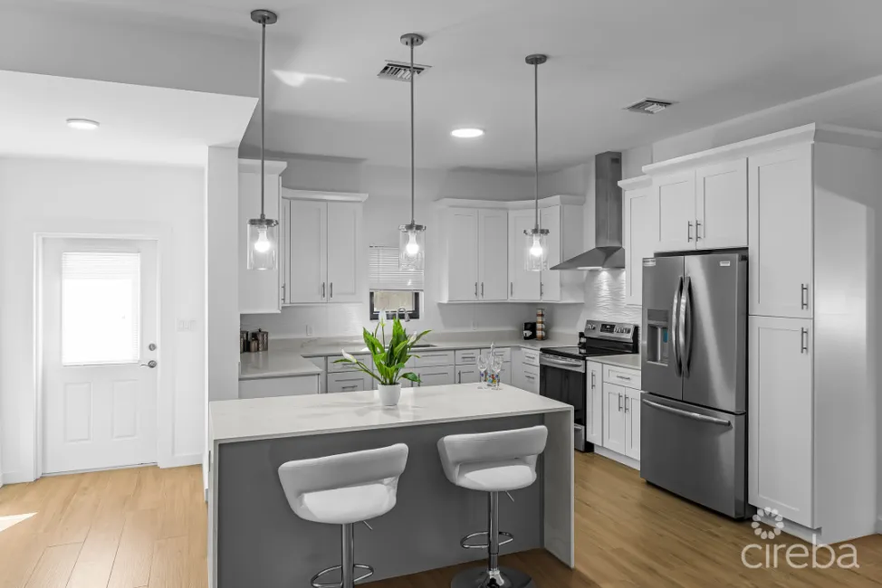 SPACIOUS MODERN 4BR W/ EN-SUITES & BONUS ROOM