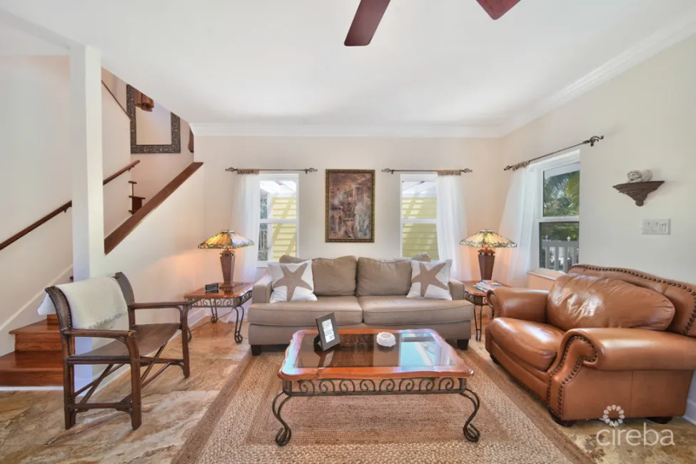 SEACLIFF YELLOW LOCATED IN COTTAGE