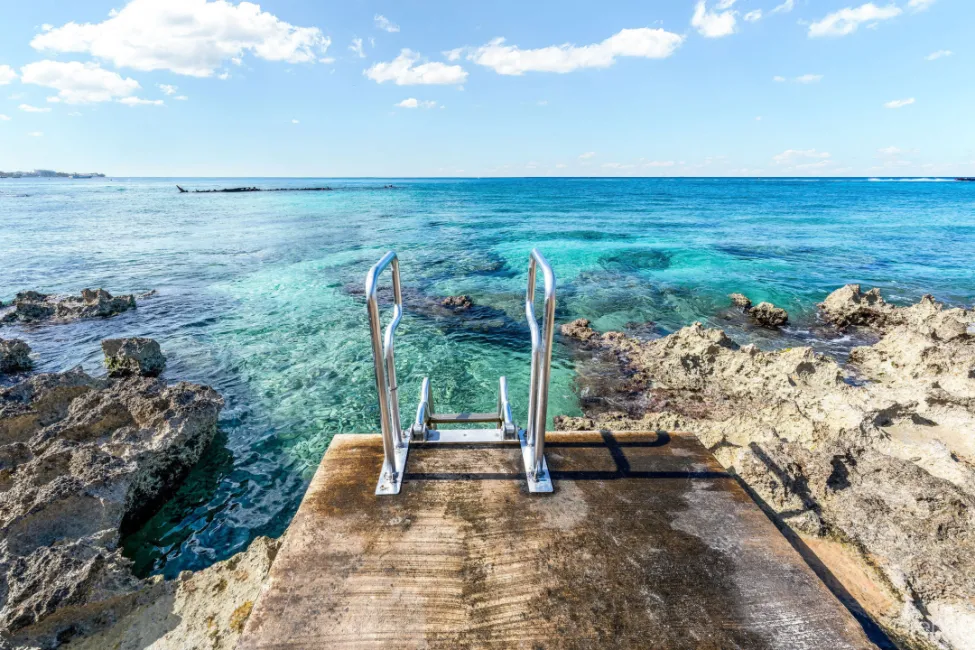 POINSETTIA PENTHOUSE B7, SEVEN MILE CORRIDOR