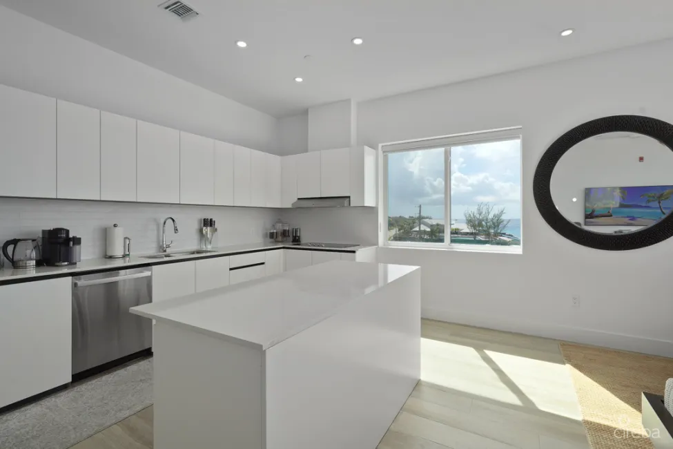 SUNSET POINT SIGNATURE PENTHOUSE