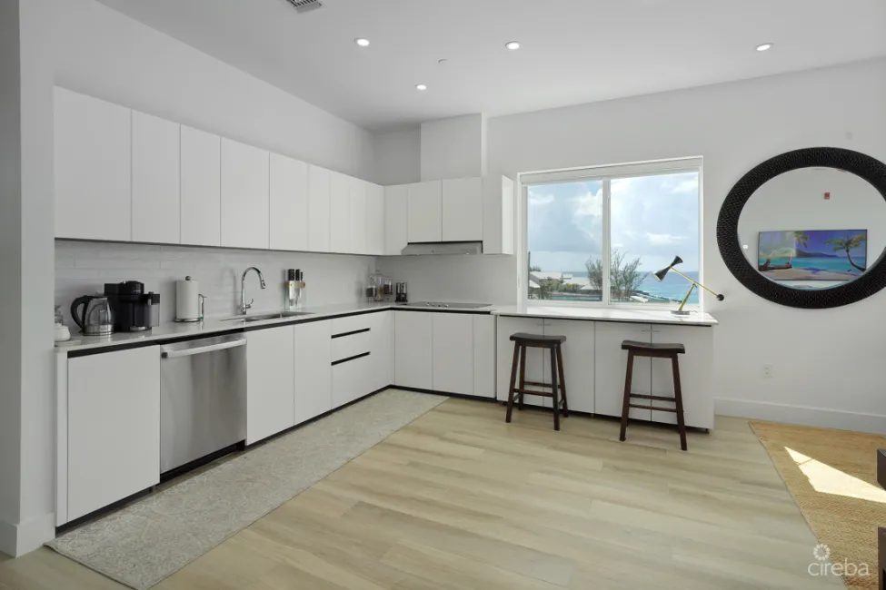 SUNSET POINT SIGNATURE PENTHOUSE