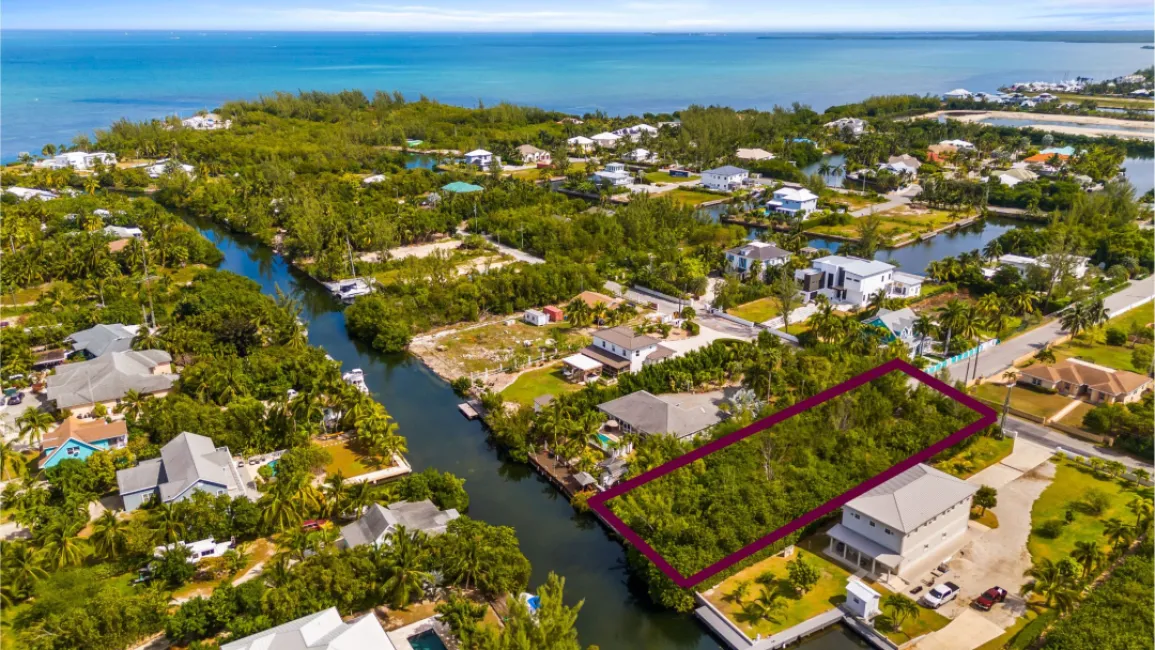 RED BAY WOODSTOCK DR OVERSIZED CANAL FRONT LOT