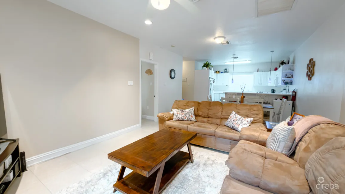 WILLOW LAKE FAMILY HOME