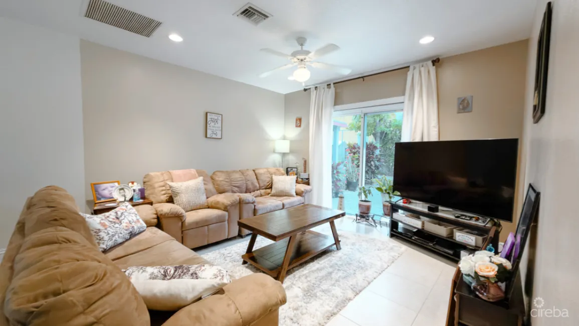 WILLOW LAKE FAMILY HOME