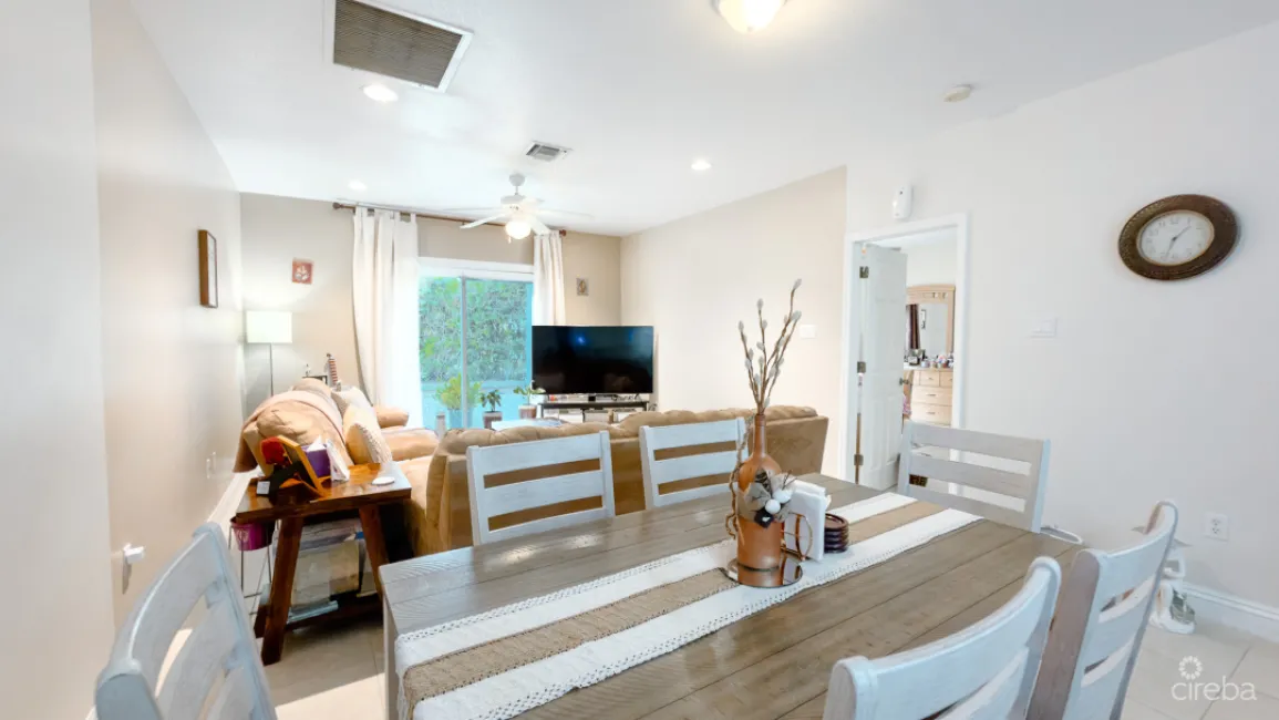 WILLOW LAKE FAMILY HOME