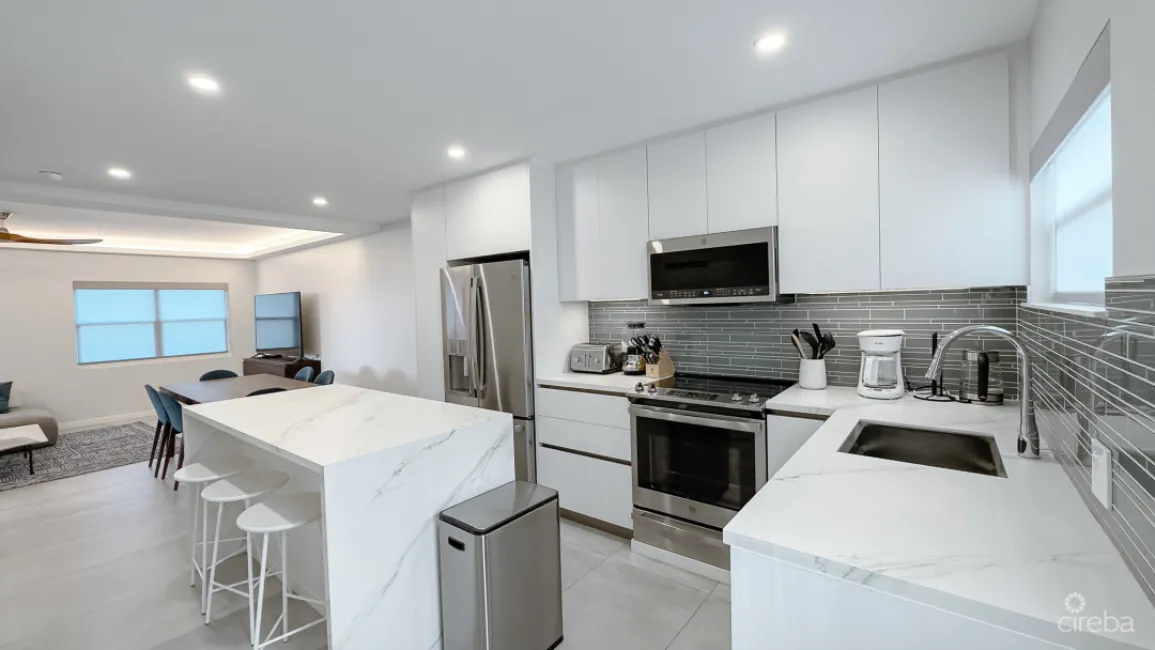 PLANTATION VILLAGE SEVEN MILE BEACH