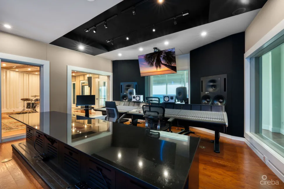 WHITEHALL HOUSE & IRONSHORE STUDIOS