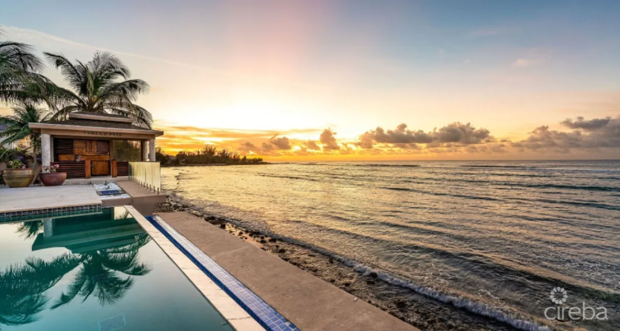 VILLA D'ESTE - PROSPECT POINT WATERFRONT HOME