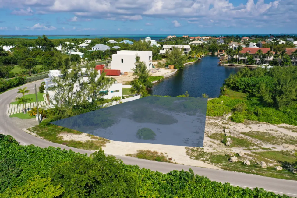 YACHT CLUB DRIVE EXECUTIVE CANAL FRONT PARCEL