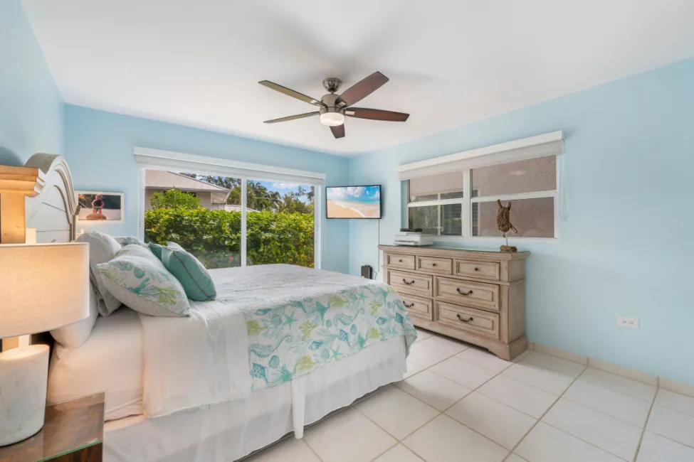 DISCOVERY POINT CLUB BEACHFRONT CONDO