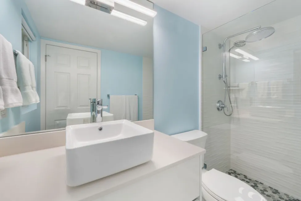 DISCOVERY POINT CLUB BEACHFRONT CONDO