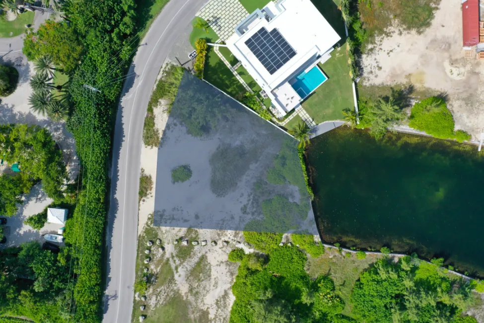 YACHT CLUB DRIVE EXECUTIVE CANAL FRONT PARCEL