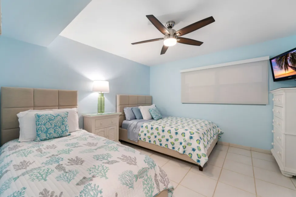 DISCOVERY POINT CLUB BEACHFRONT CONDO