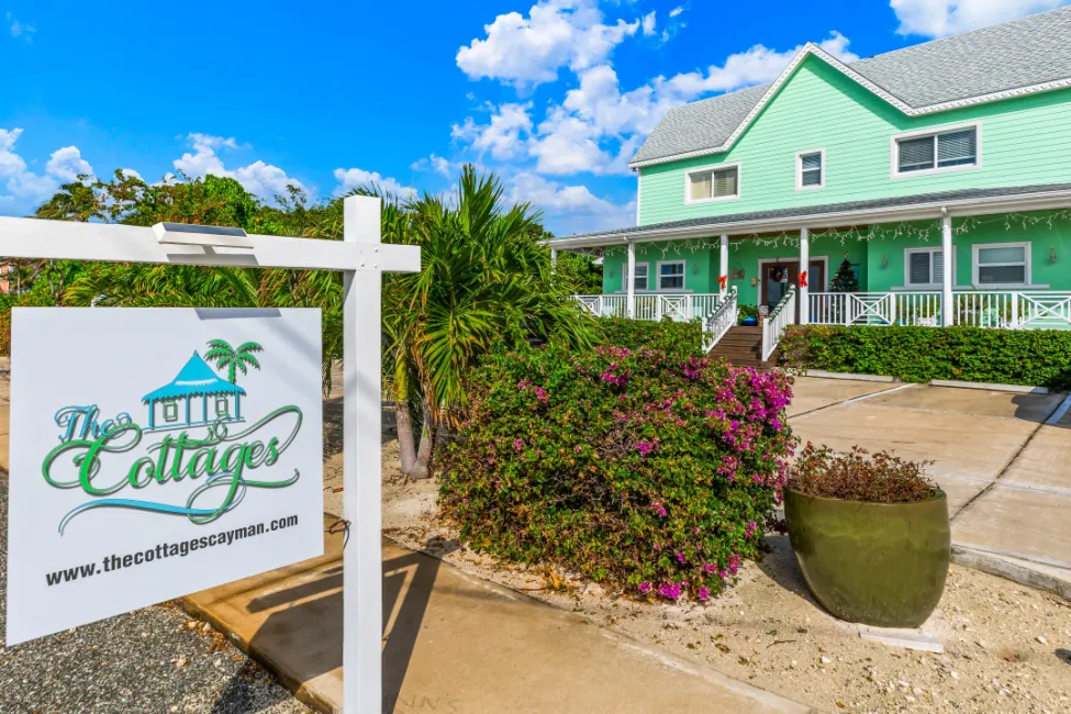 THE COTTAGES IN EAST END BED AND BREAKFAST