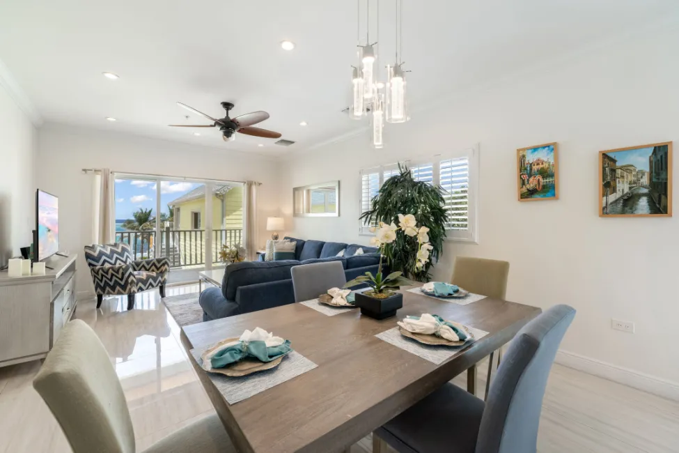 THE COTTAGES IN EAST END BED AND BREAKFAST