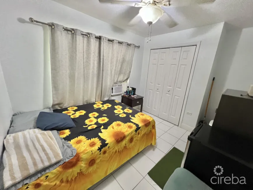 INVESTMENT OPPORTUNITY! 7 BEDROOM HOUSE AND 1 BEDROOM APARTMENT