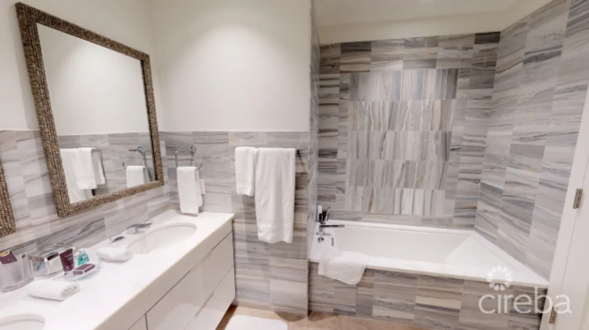 RITZ-CARLTON RESIDENCE #612