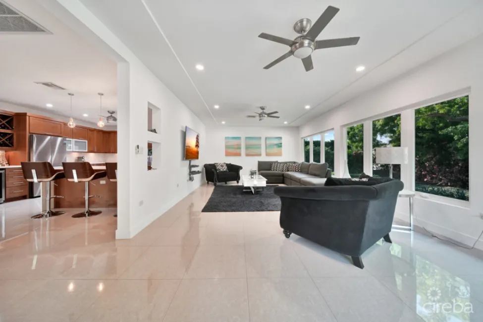 MODERN 5 BEDROOM HOME ON BOTANICAL ESTATE