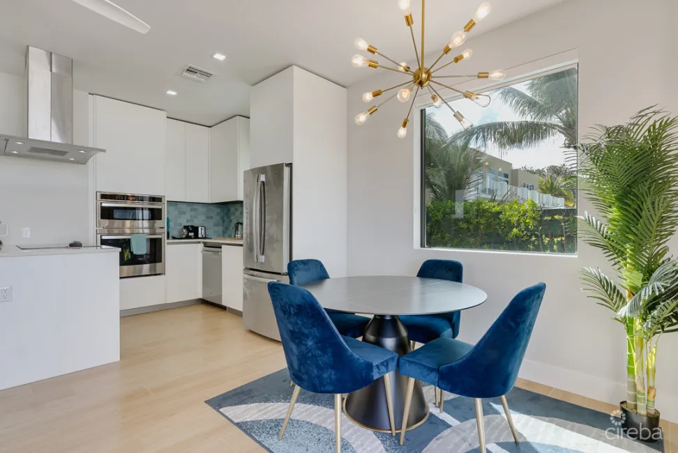 SILVER REEF RESIDENCES UNIT 1