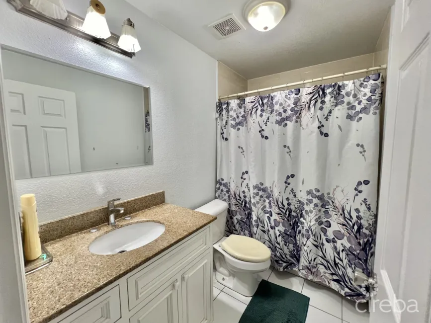 INVESTMENT OPPORTUNITY! 7 BEDROOM HOUSE AND 1 BEDROOM APARTMENT