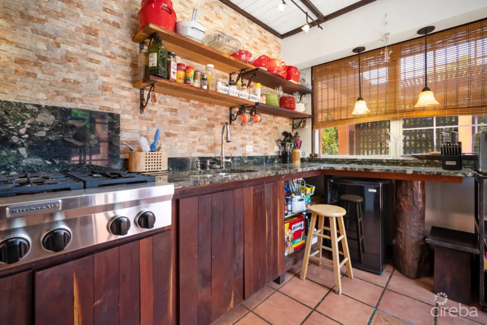 WEST BAY HOME INVESTMENT/ W APARTMENT/W POOL