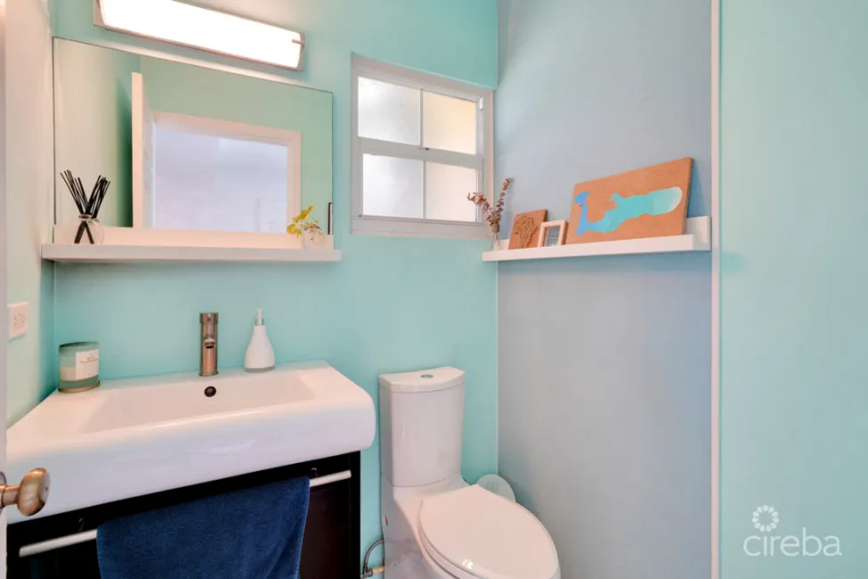 OCEAN CLUB 2 BED 2.5 BATH MODERN TOWN HOUSE