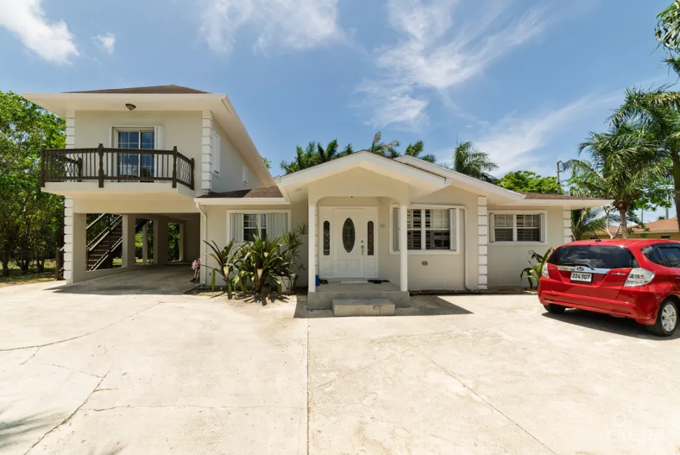 SAVANNAH 3 BED HOME WITH 1 BED RENTAL INCOME