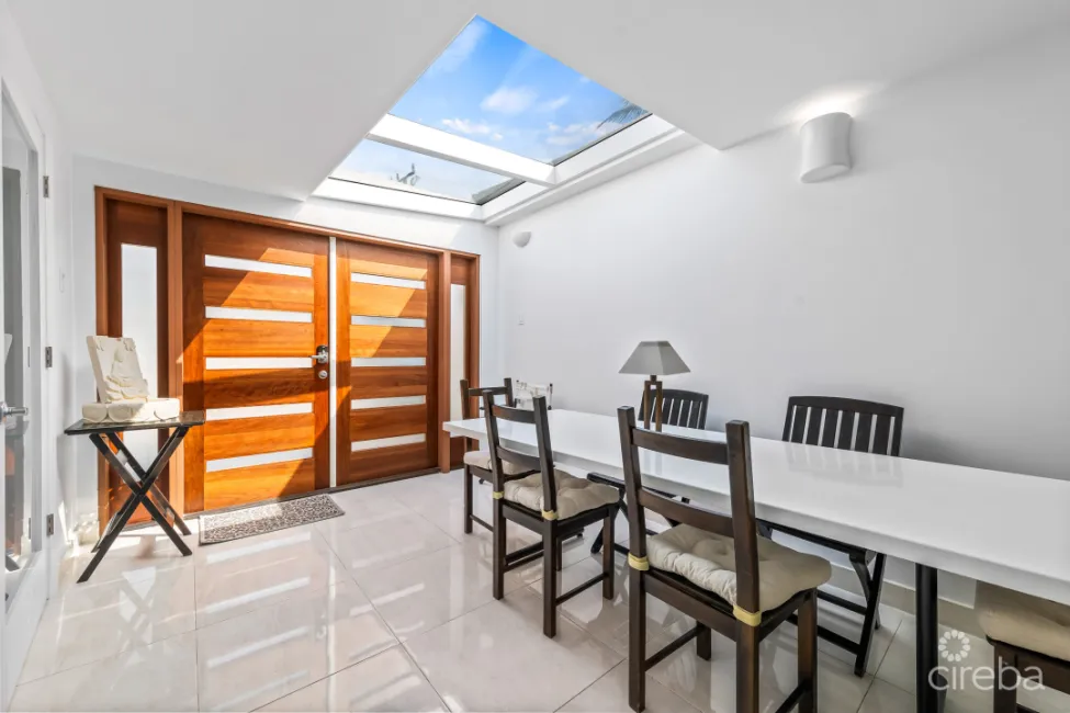 CAYMAN SANDS 14, SEVEN MILE BEACH