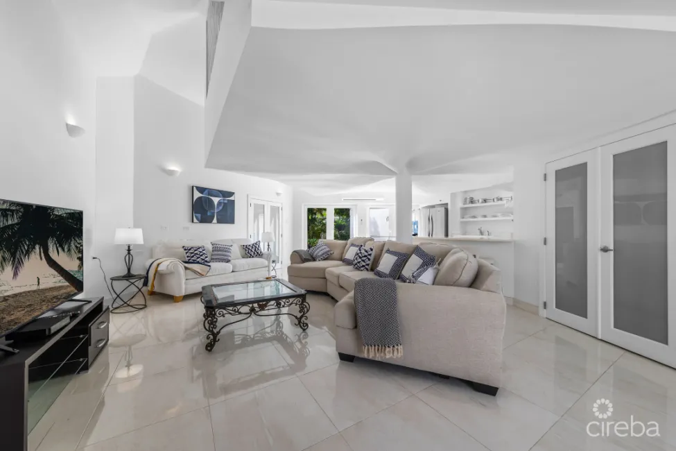 CAYMAN SANDS 14, SEVEN MILE BEACH