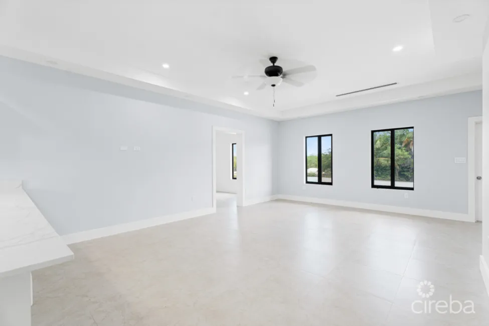 #1 BRAND NEW 3 BED 3.5 BATH DUPLEX - LOOKOUT GARDENS