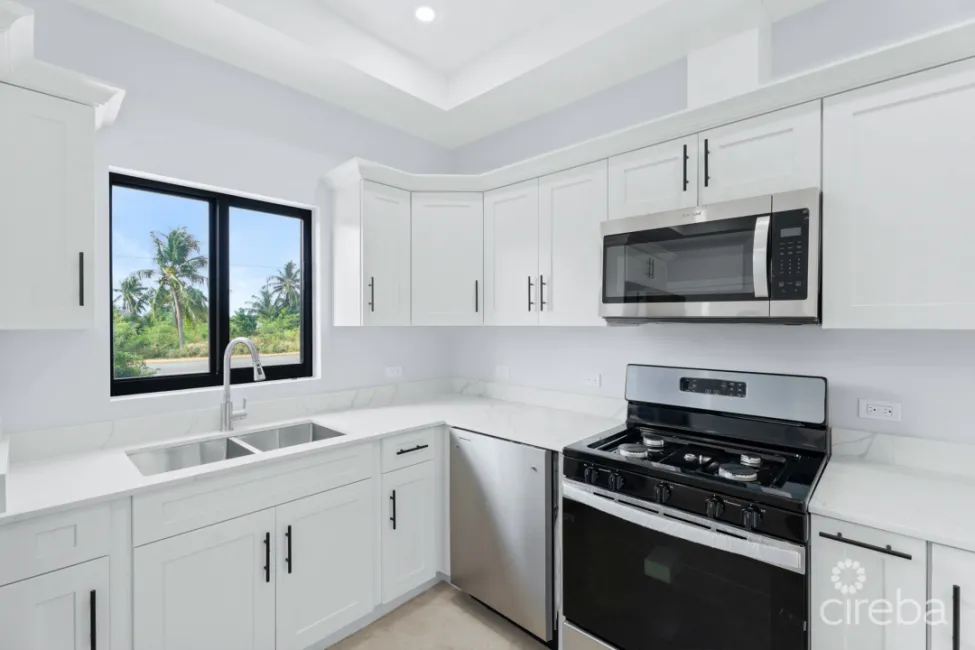 #1 BRAND NEW 3 BED 3.5 BATH DUPLEX - LOOKOUT GARDENS