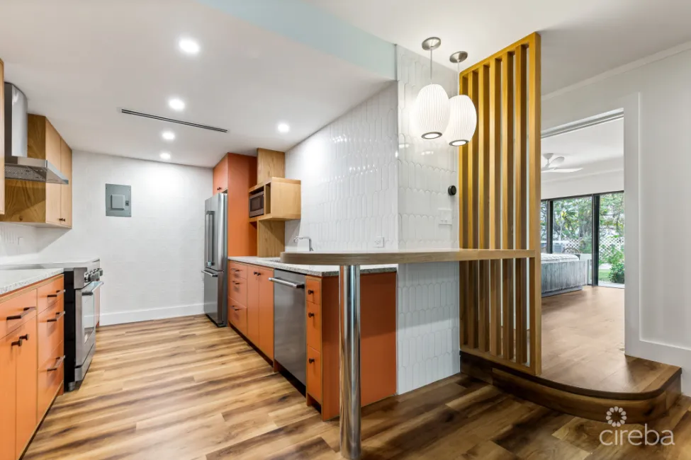 VILLAS PAPPAGALLO - UNIT #4 - RENOVATED 1 BED / 1 BATH