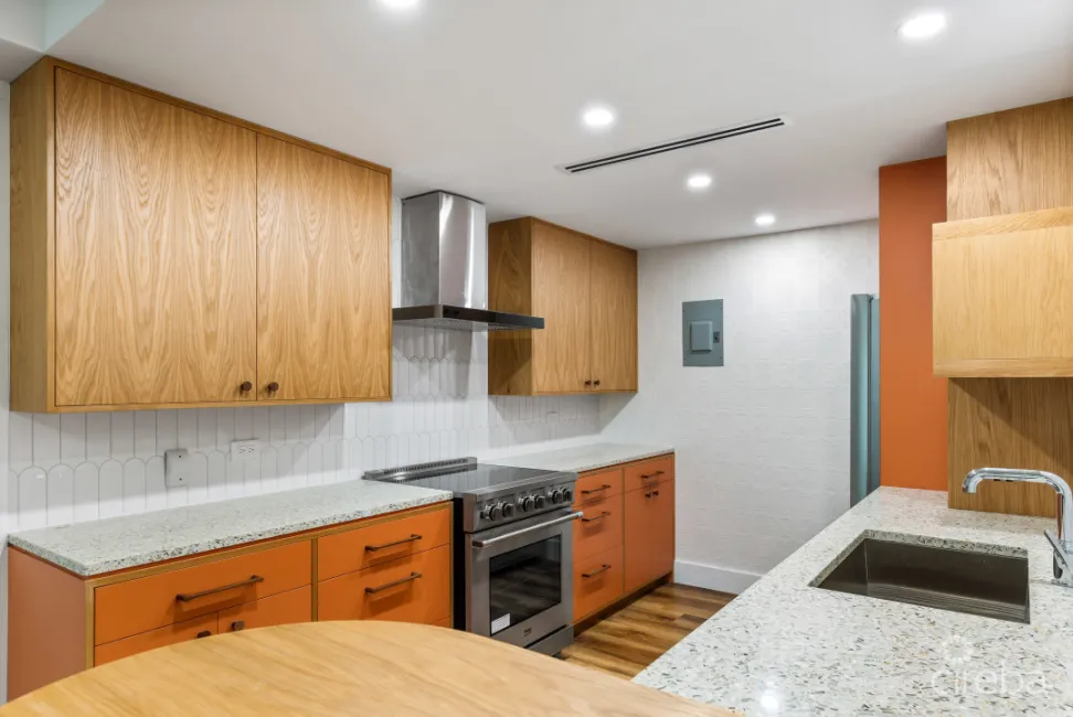 VILLAS PAPPAGALLO - UNIT #4 - RENOVATED 1 BED / 1 BATH