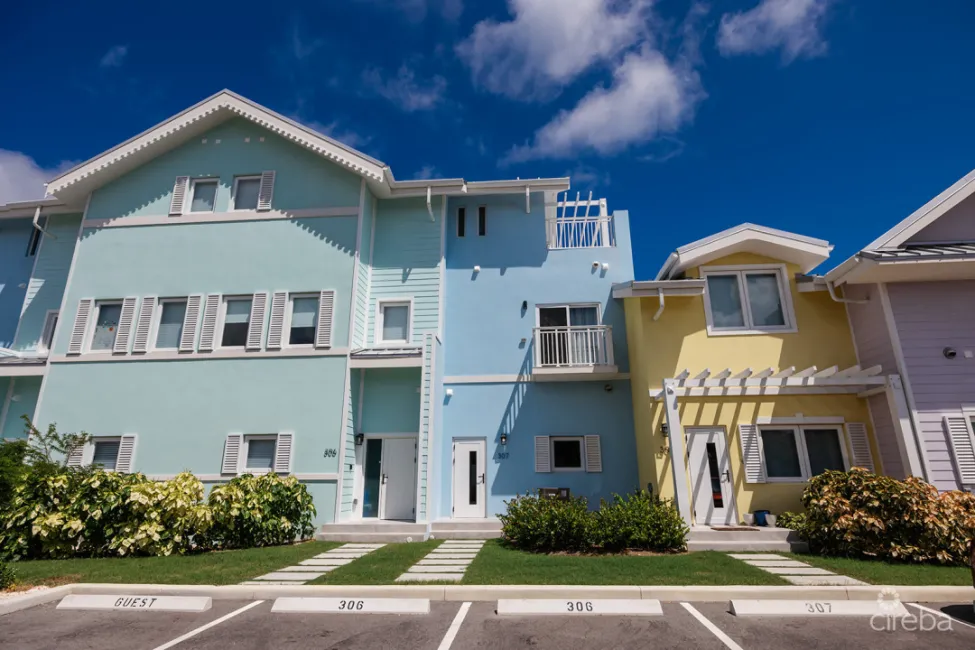 THE MEADOWS - NAESBERRY + LOFT RESIDENCE