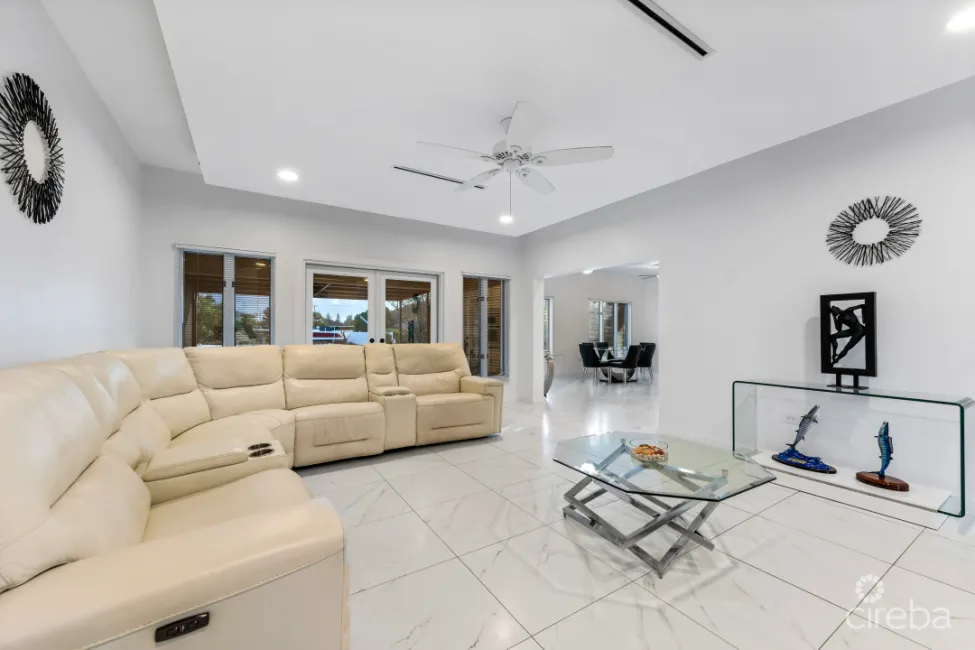 FULLY RENOVATED 3BR FAMILY HOME W/ ADJACENT CANAL LOT