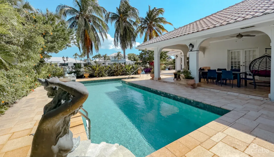 GOVERNOR'S HARBOUR EXECUTIVE HOME