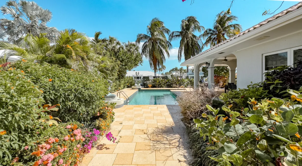 GOVERNOR'S HARBOUR EXECUTIVE HOME