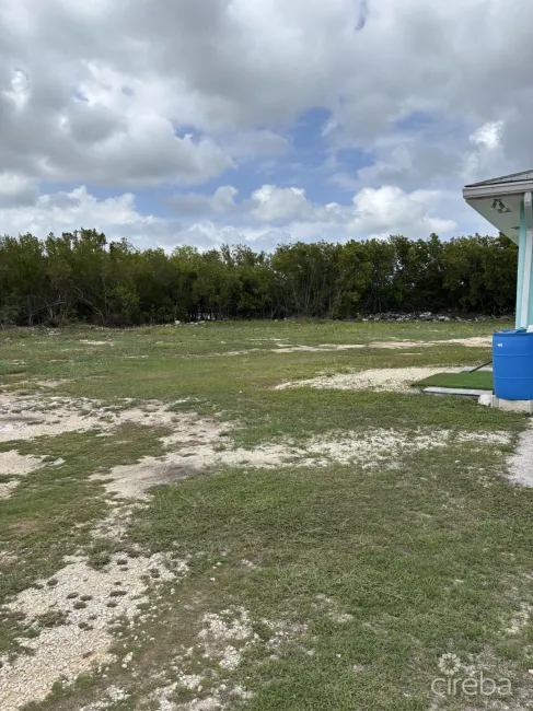 1 ACRE UNIQUE MULTI-DWELLING HOUSE