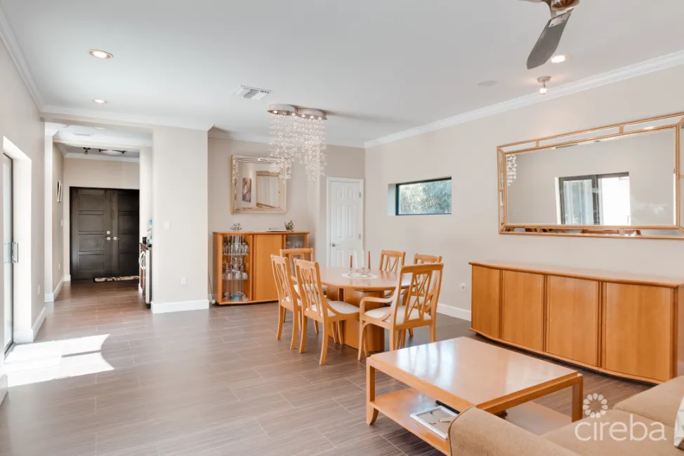 FAMILY HOME IN CYPRESS POINTE