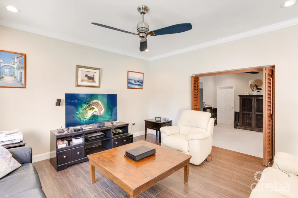 FAMILY HOME IN CYPRESS POINTE