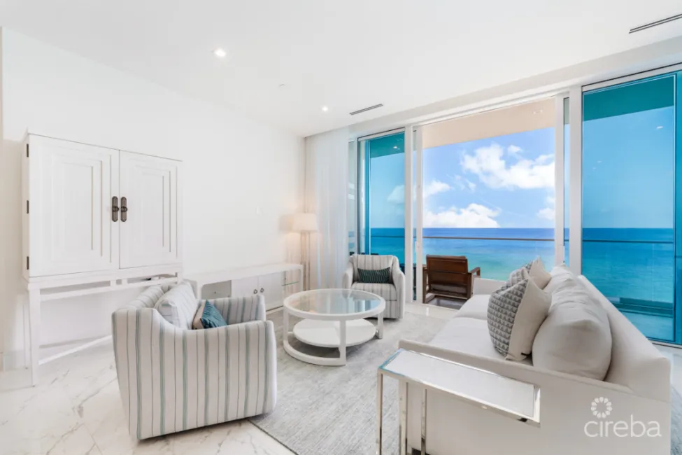 FIN OCEANFRONT CORNER RESIDENCE