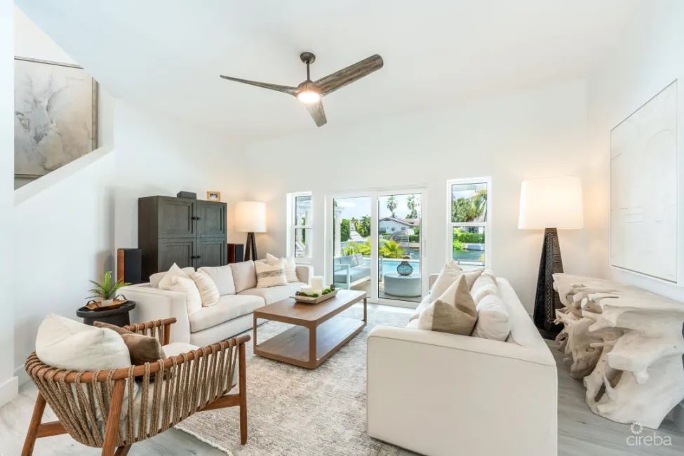 LATITUDE – CANAL FRONT LIVING IN GOVERNOR’S HARBOUR