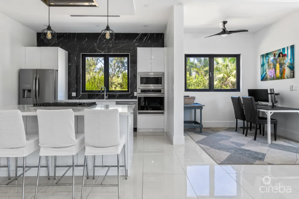 48 HAVEN CIRCLE - MODERN SINGLE FAMILY HOME + INCOME PRODUCING APARTMENT