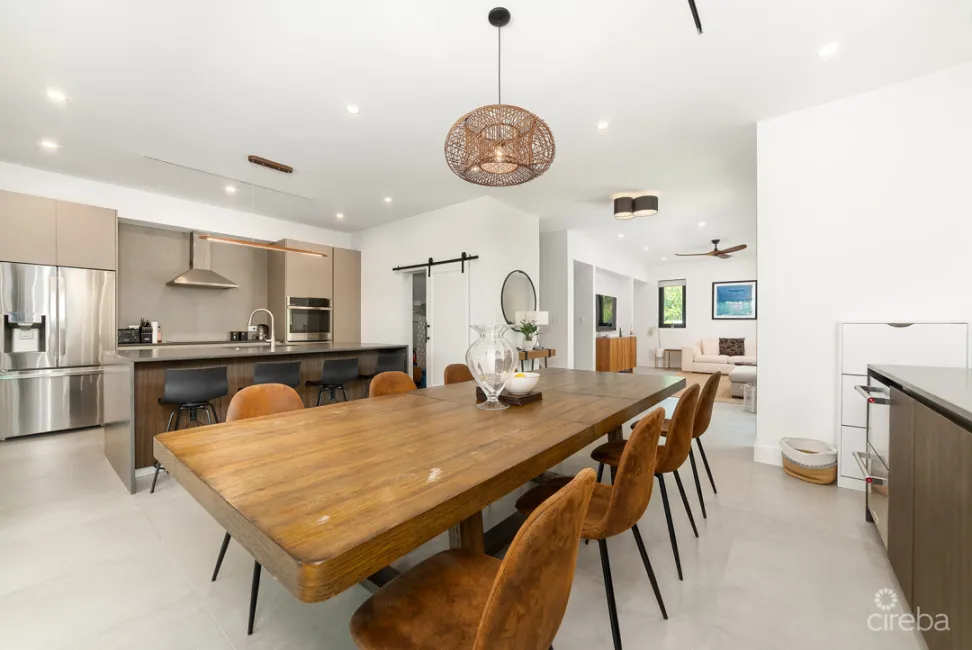 NUSA VILLAS BEAUTIFUL HOME WITH POOL