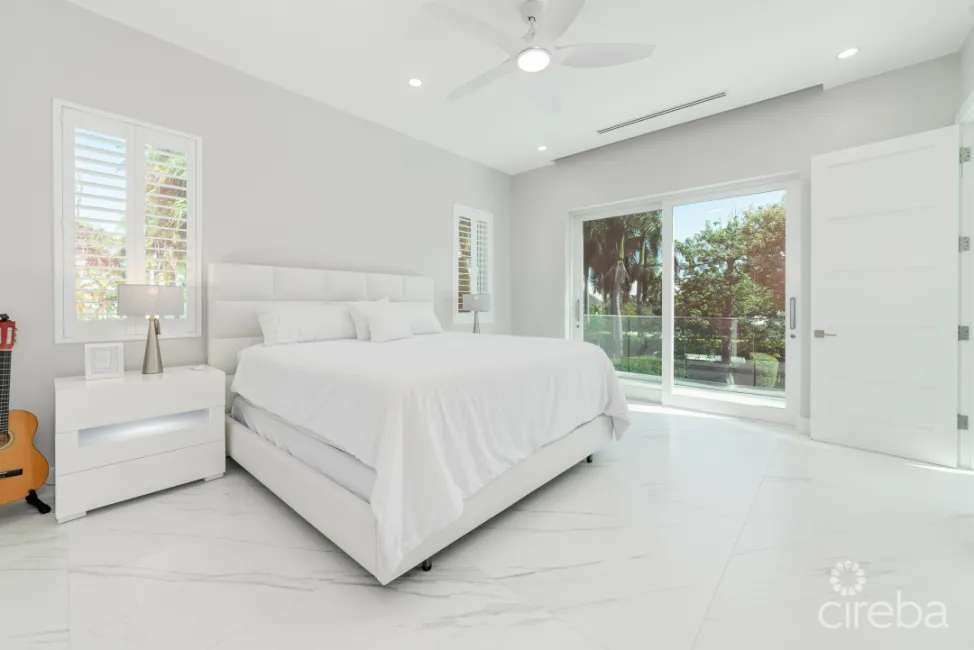 BRITANNIA ESTATES FAMILY HOME SEVEN MILE BEACH CORRIDOR