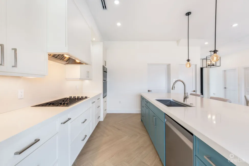 AUBURN BAY 3, CANAL FRONT HOME