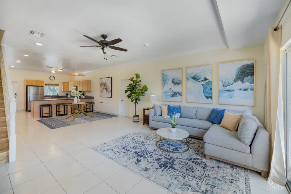 PARADISE POINT | 3-BED, 2.5-BATH OCEANFRONT TOWNHOUSE | WEST BAY